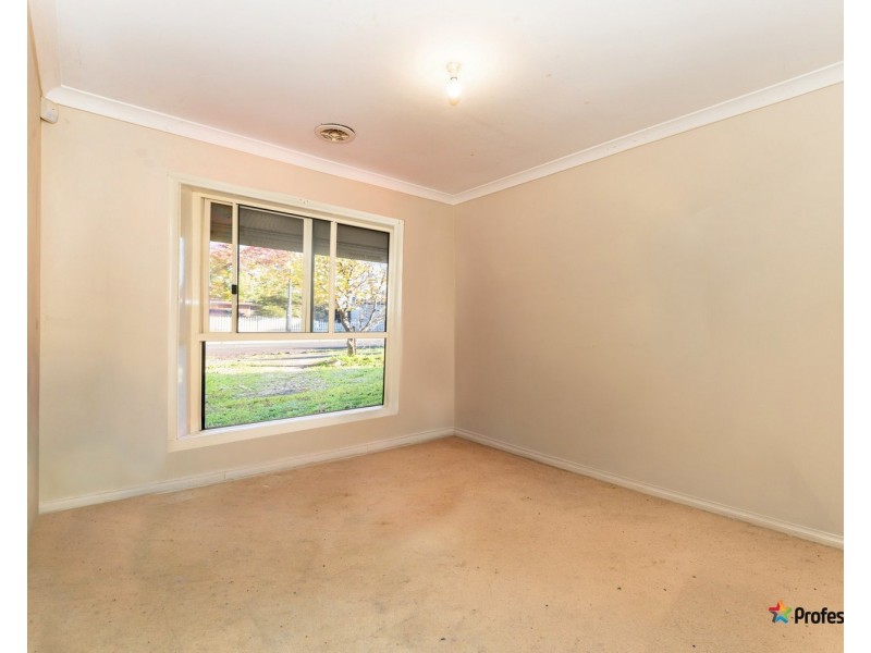 42 Salween Crescent, Roxburgh Park VIC 3064