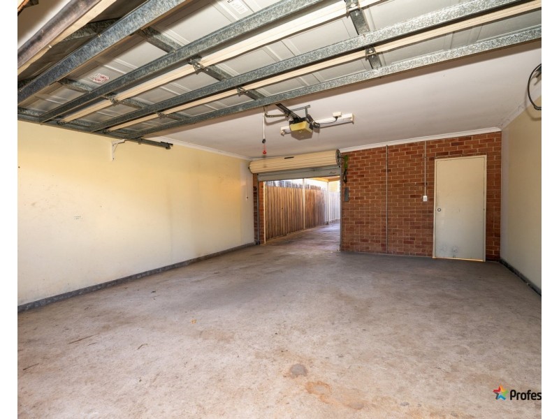 42 Salween Crescent, Roxburgh Park VIC 3064