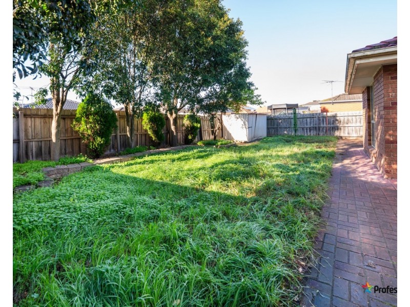 42 Salween Crescent, Roxburgh Park VIC 3064