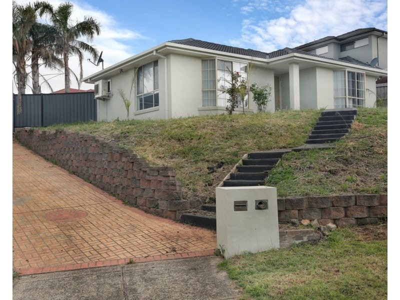 4 Green Valley Grove, Meadow Heights VIC 3048
