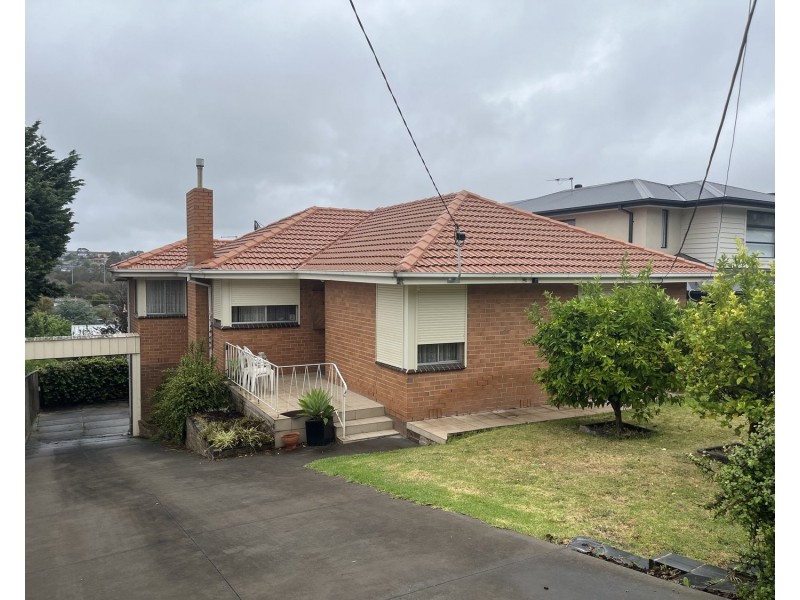 33 Devereaux Street, Oak Park VIC 3046