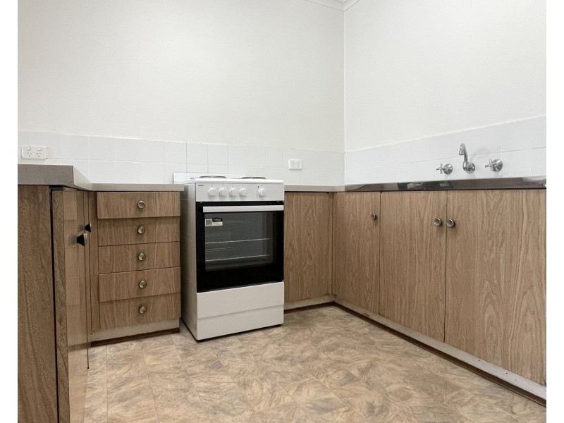 2/27 Grandview Street, Glenroy VIC 3046