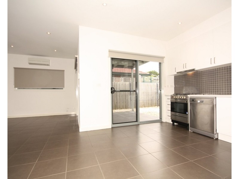 1/60 Leonard Avenue, Glenroy VIC 3046