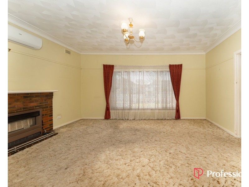 9 Glen Street, Glenroy VIC 3046
