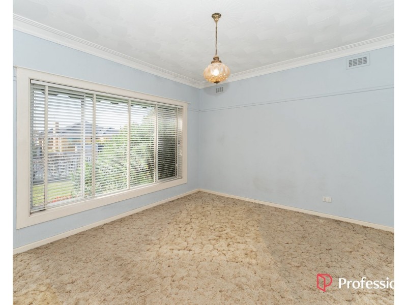 9 Glen Street, Glenroy VIC 3046