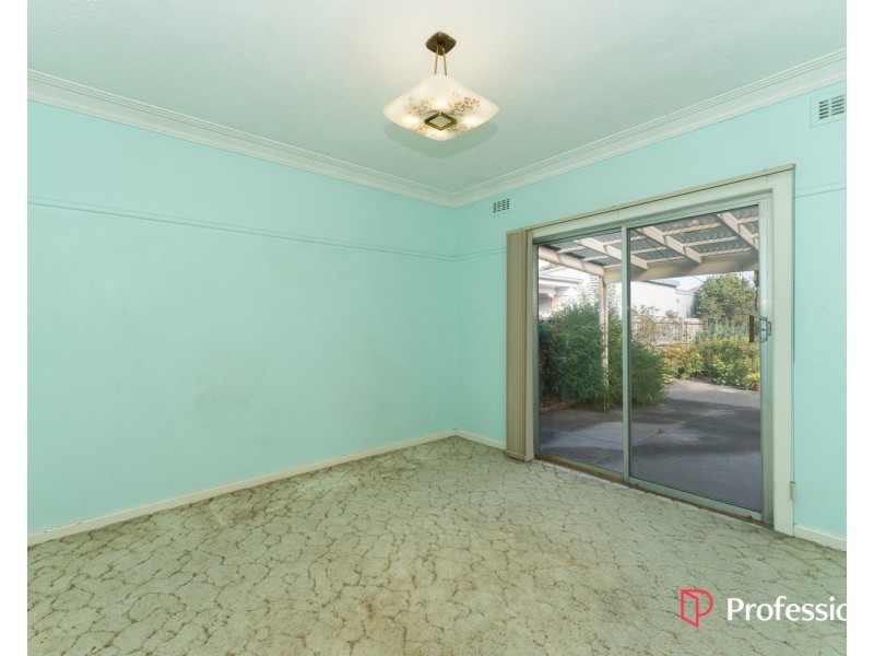 9 Glen Street, Glenroy VIC 3046
