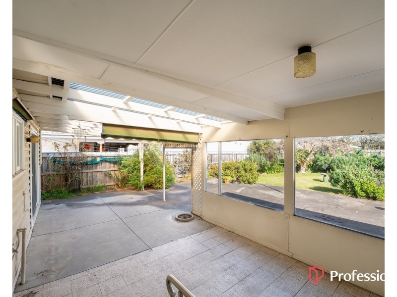 9 Glen Street, Glenroy VIC 3046