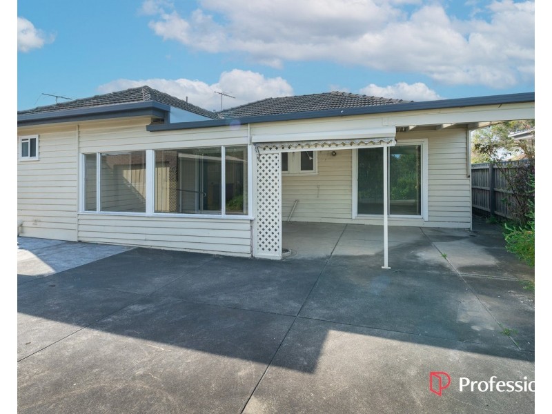 9 Glen Street, Glenroy VIC 3046