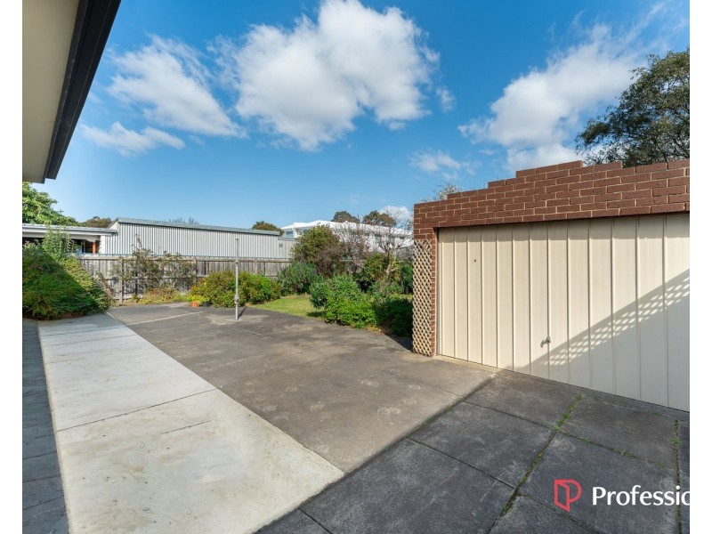 9 Glen Street, Glenroy VIC 3046