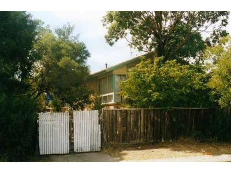 8 Lubeck Court, Meadow Heights VIC 3048