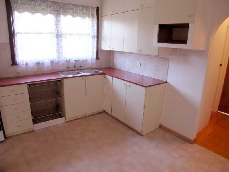 13 Arcadia Avenue, Reservoir VIC 3073