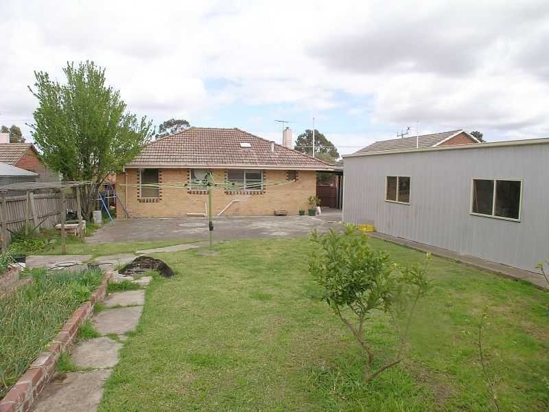 64 Sunset Boulevard, Jacana VIC 3047