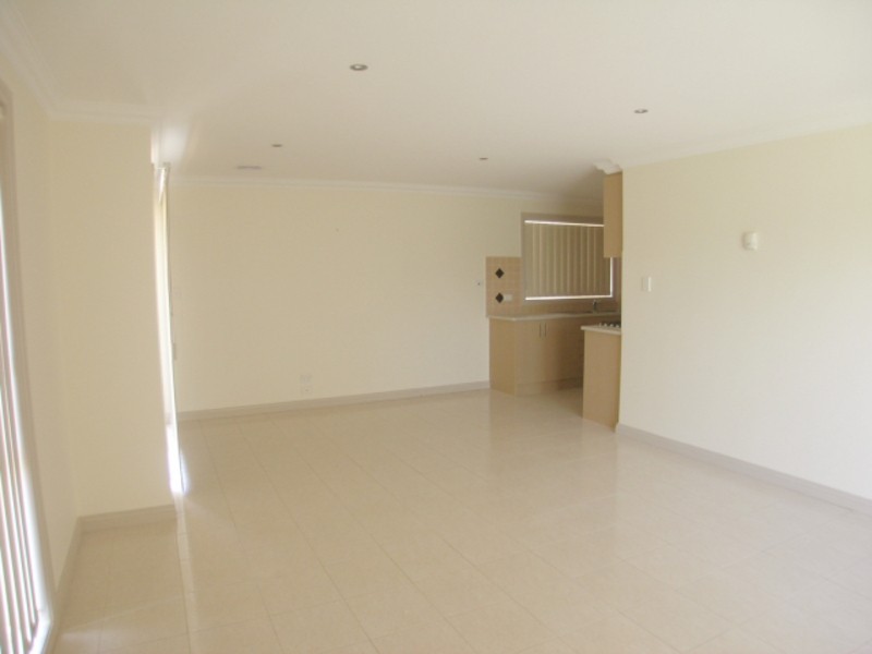 2/213 Johnstone Street, Westmeadows VIC 3049