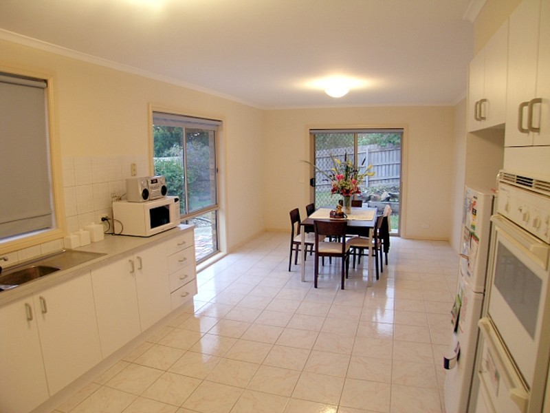 1/34 Papworth Place, Meadow Heights VIC 3048