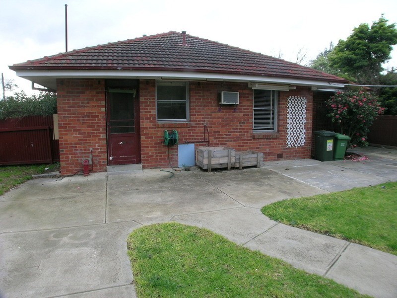 104 Sunset Boulevard, Jacana VIC 3047