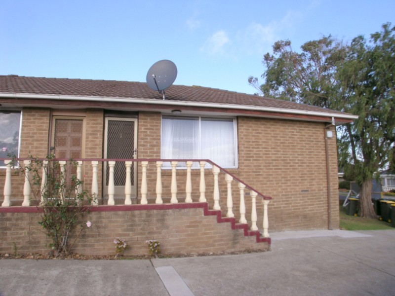 1/82 Augustine Terrace, Glenroy VIC 3046