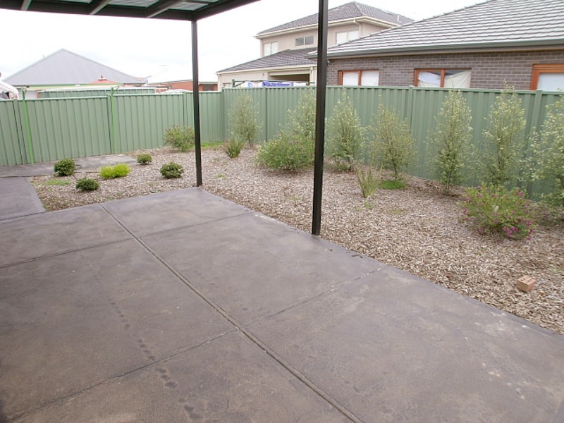 17 Kings Glen, Craigieburn VIC 3064