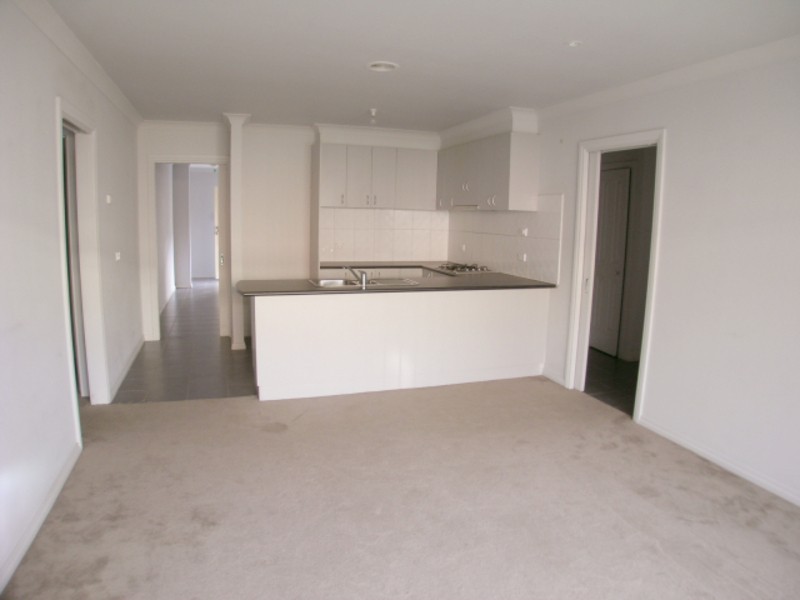 16/4 Melaleuca Drive, Meadow Heights VIC 3048