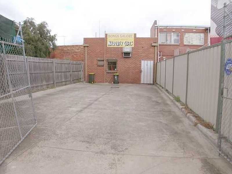 106 Wheatsheaf Road, Glenroy VIC 3046