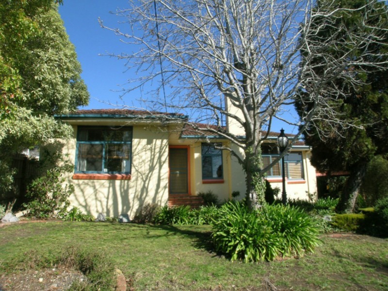 102 Valley Crescent, Glenroy VIC 3046