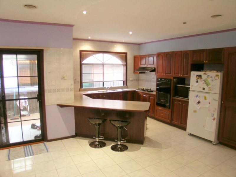 3 Rokewood Crescent, Meadow Heights VIC 3048