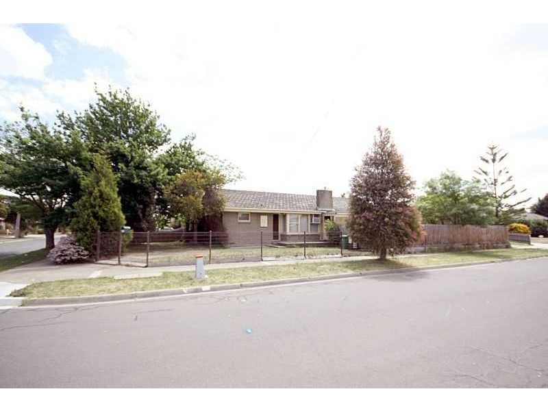 26 Wattleglen Street, Craigieburn VIC 3064