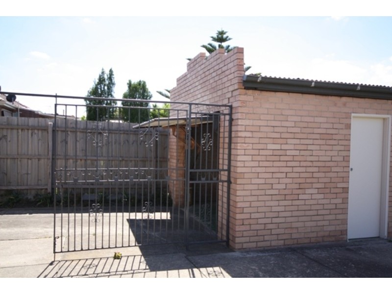 84 Tarana Avenue, Glenroy VIC 3046