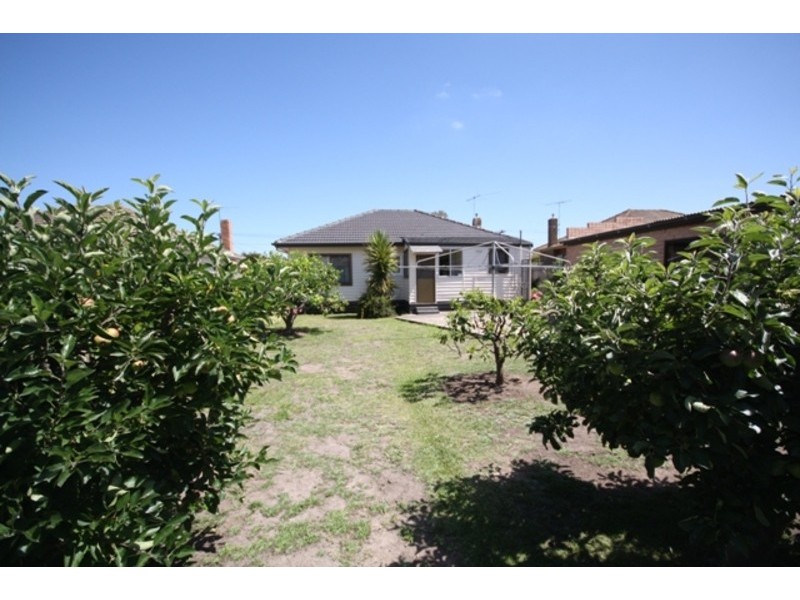 84 Tarana Avenue, Glenroy VIC 3046