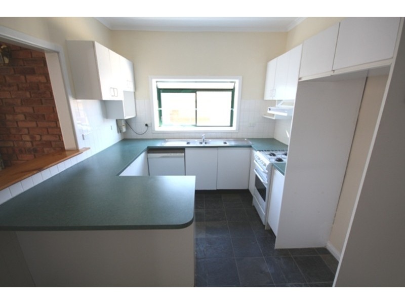 28 Grevillia Street, Oak Park VIC 3046