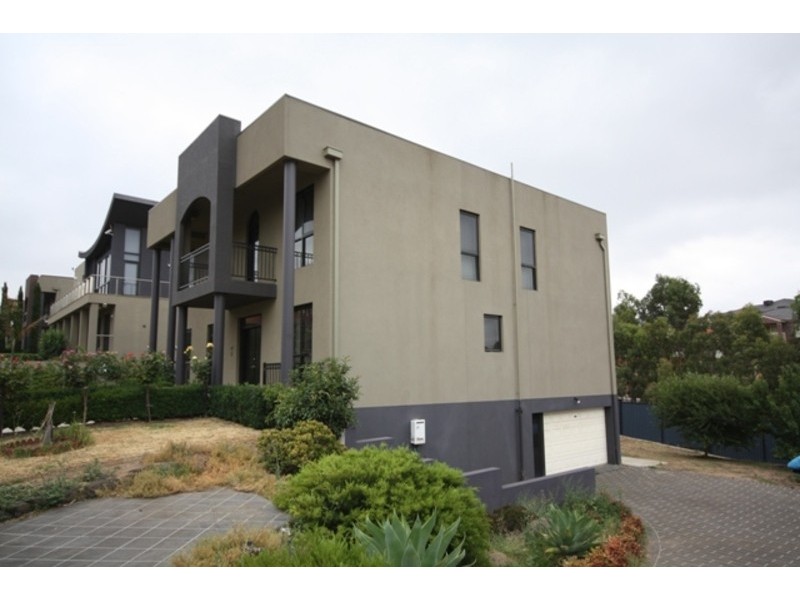 17 Wallace Drive, Greenvale VIC 3059