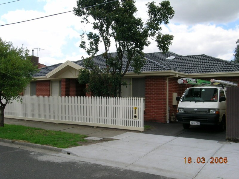 2/30 Anselm Grove, Glenroy VIC 3046