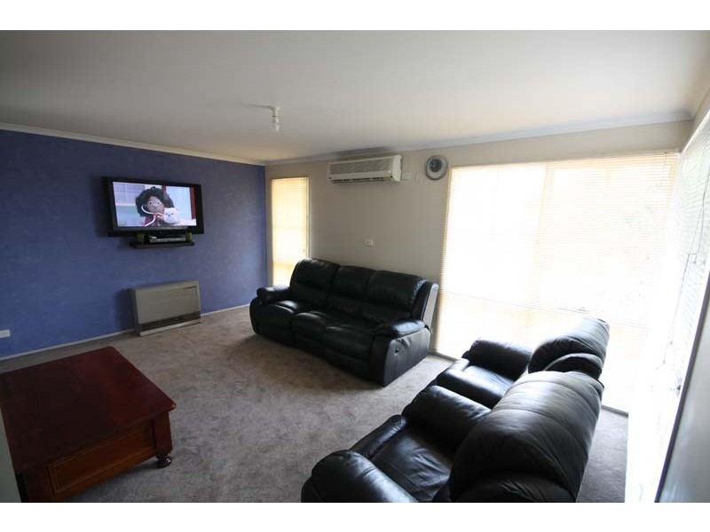 153 Lightwood Crescent, Meadow Heights VIC 3048