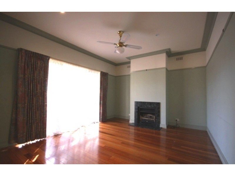 11 Illawara Street, Glenroy VIC 3046