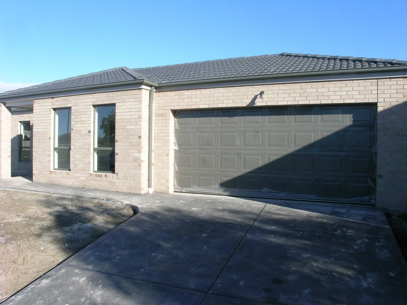 18 Botanic Rise, Craigieburn VIC 3064