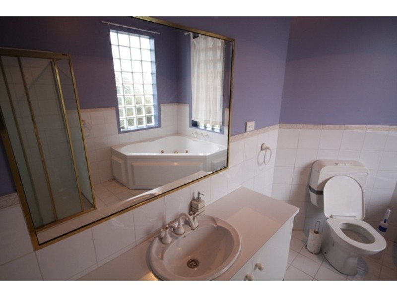 1 Marleybourne Court, Greenvale VIC 3059