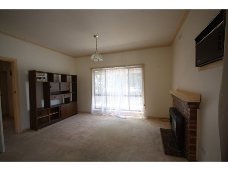 9 Ridge Road, Oak Park VIC 3046