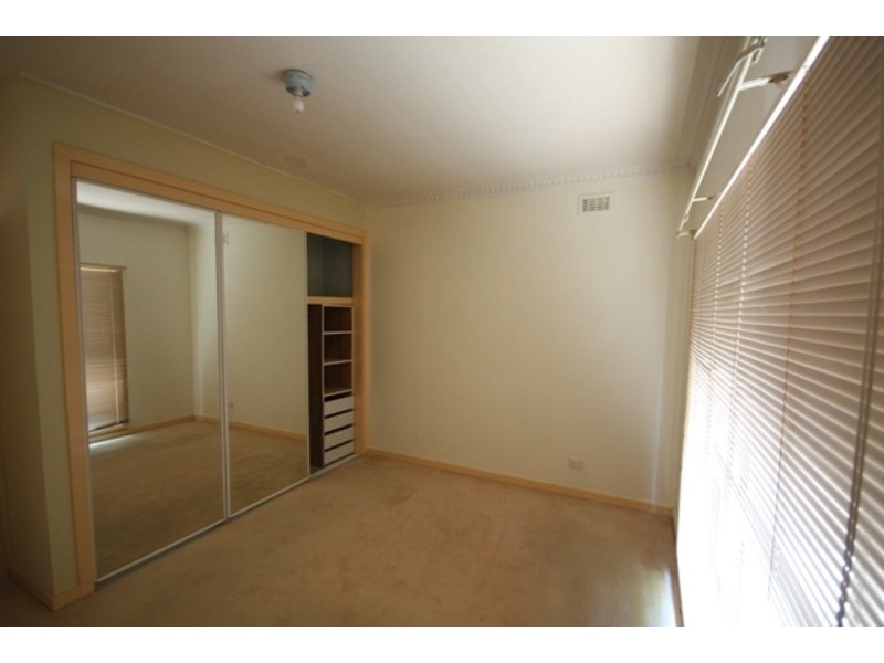 9 Ridge Road, Oak Park VIC 3046