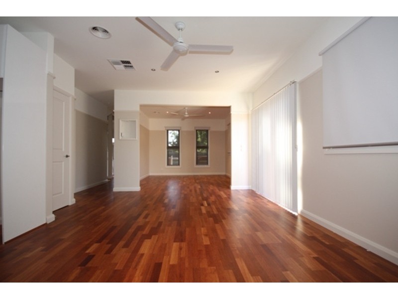 2/74 Chapman Avenue, Glenroy VIC 3046