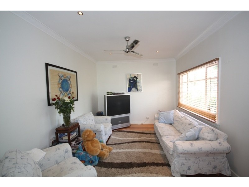 9 Victoria Street, Oak Park VIC 3046