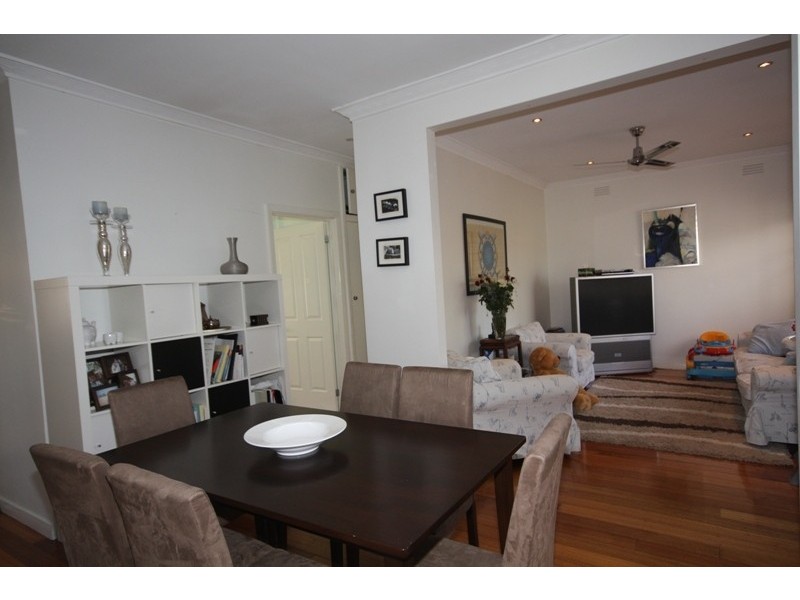 9 Victoria Street, Oak Park VIC 3046