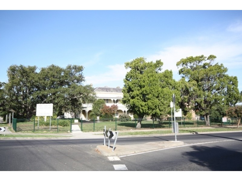 22 Moss Court, Glenroy VIC 3046