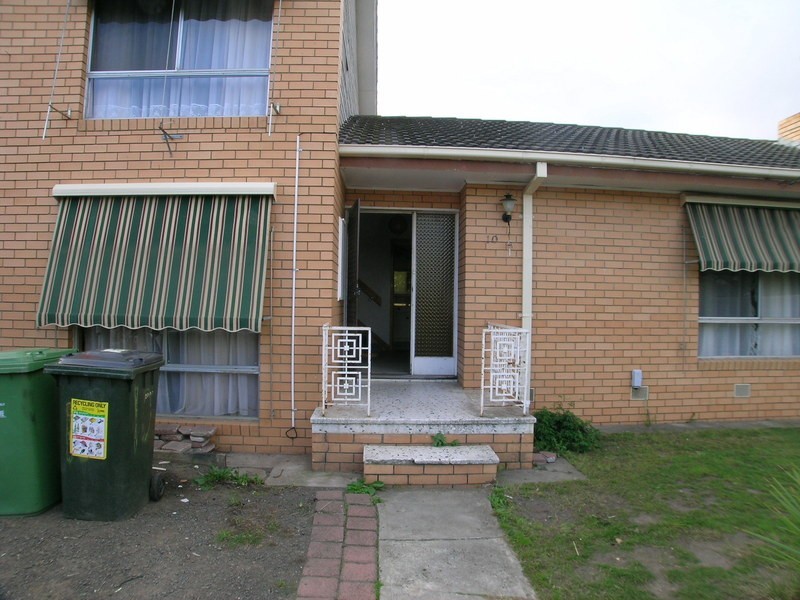 10 Derwent Court, Gladstone Park VIC 3043