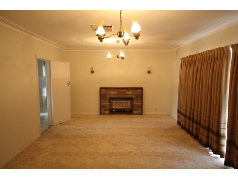 2 Lindsay Street, Glenroy VIC 3046