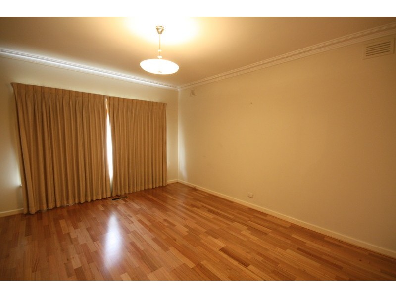 2 Lindsay Street, Glenroy VIC 3046