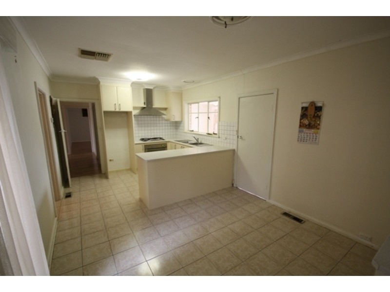 2 Lindsay Street, Glenroy VIC 3046