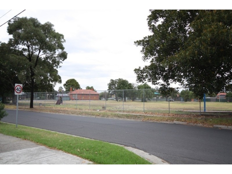 2 Lindsay Street, Glenroy VIC 3046