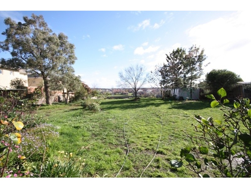 93 Rokewood Crescent, Meadow Heights VIC 3048