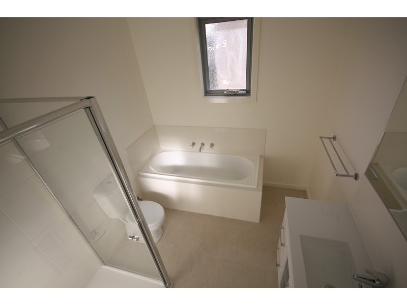 1/56 Winifred Street, Oak Park VIC 3046