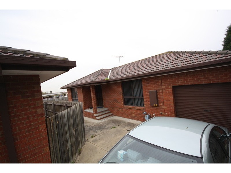 84B Bicentennial Crescent, Meadow Heights VIC 3048