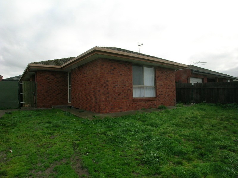 1/3 Coorong Court, Meadow Heights VIC 3048